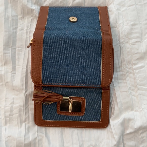 Ardene Wallet - Picture 3 of 4